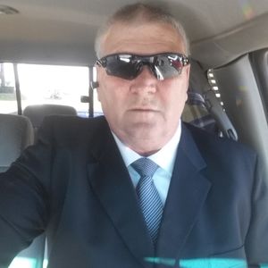 Meet your Posher, Kenny